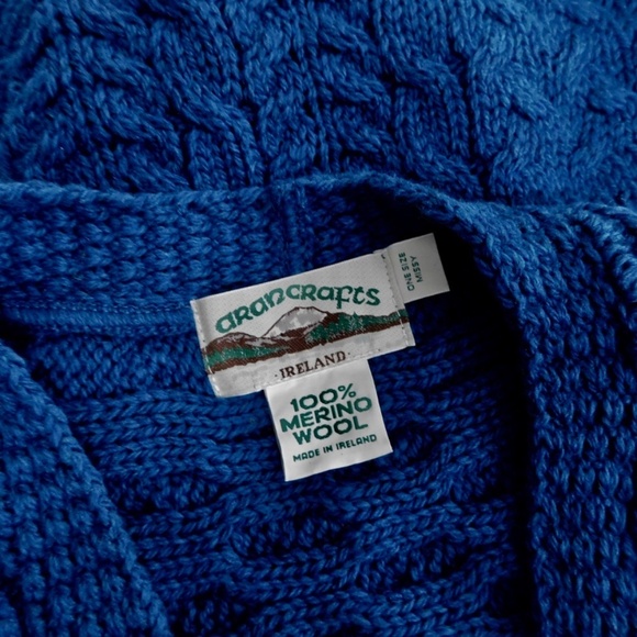ARAN CRAFTS Irish Ireland Blue Merino Wool Cable Knit Cape Sweater One Size - Picture 9 of 11